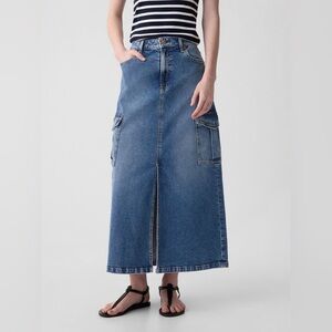 GAP Denim Cargo Skirt in Medium Indigo Wash | Size 12/31 Tall